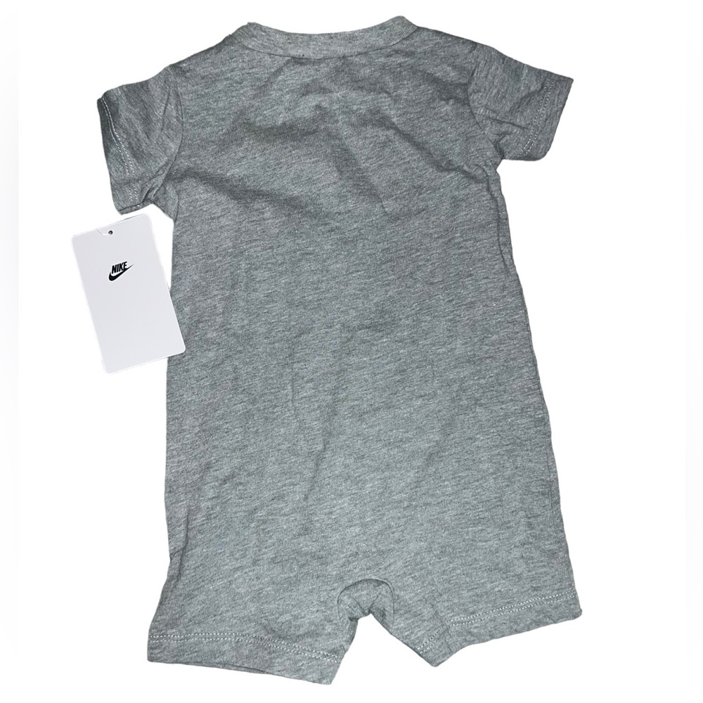 ✔️Nike Baby Infant Nike Logo Coverall Romper Bodysuit Size 9M BRAND NEW - Picture 4 of 4